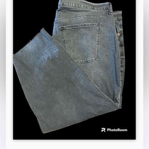 Old Navy mid rise, boyfriend ankle jeans. Size 24. NWT lightly distressed - Picture 5 of 11